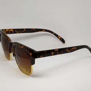 Tortoise Pattern Sunglasses